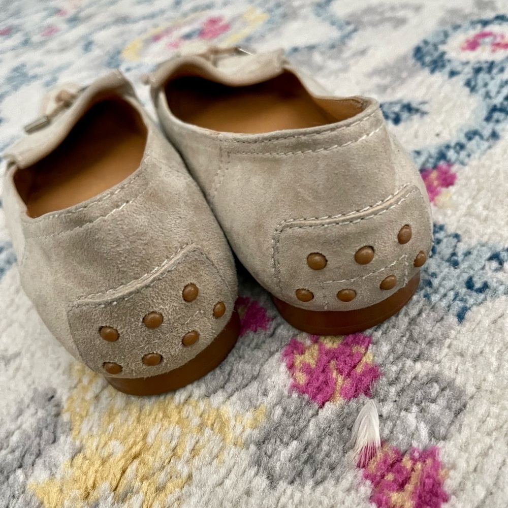 Tod’s cream beige suede flats - Picture 6 of 7